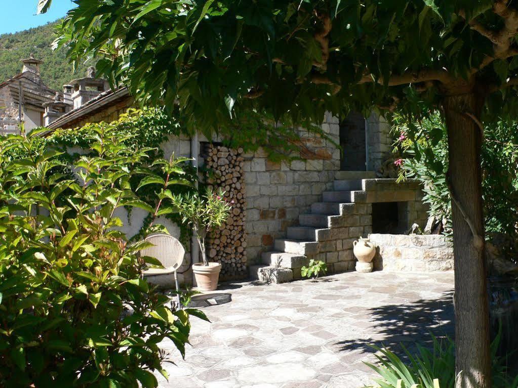 Ermitage De Peyreleau Bed and Breakfast Εξωτερικό φωτογραφία