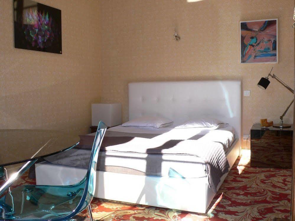 Ermitage De Peyreleau Bed and Breakfast Εξωτερικό φωτογραφία